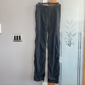 LULULEMON ATHLETICA PANTS TALL SIZE 6 LIKE NEW